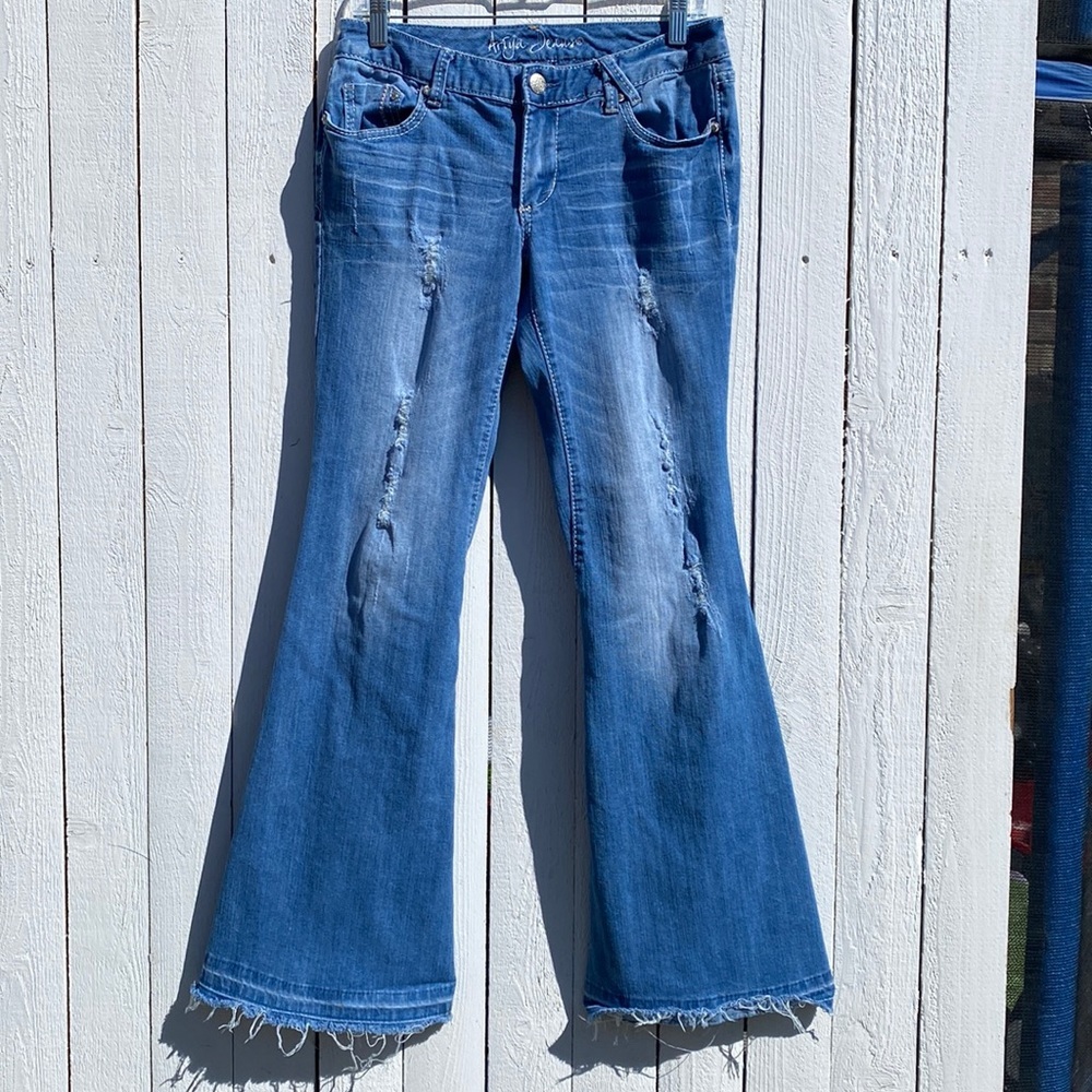 Ariya Jeans